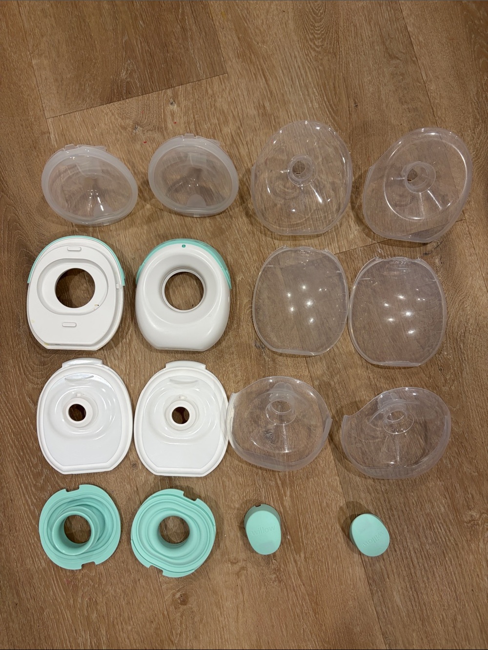 Willow Breast Pump Parts Set in Mint & Clear